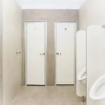 Ai אכסניה