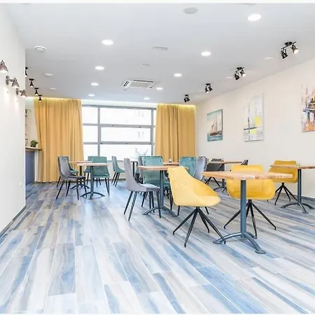 Ai Hostel Split